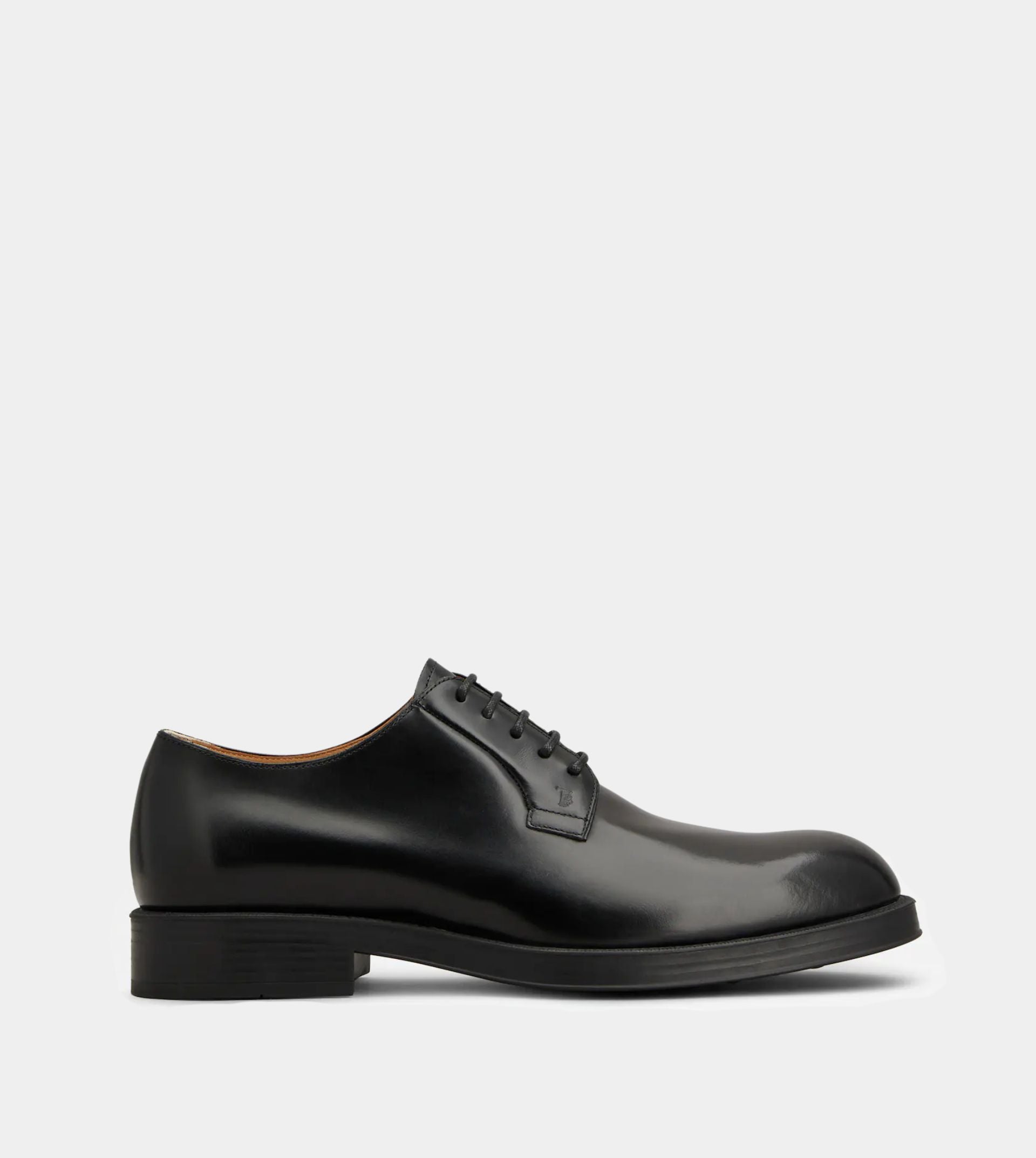 Lace-ups in Leather