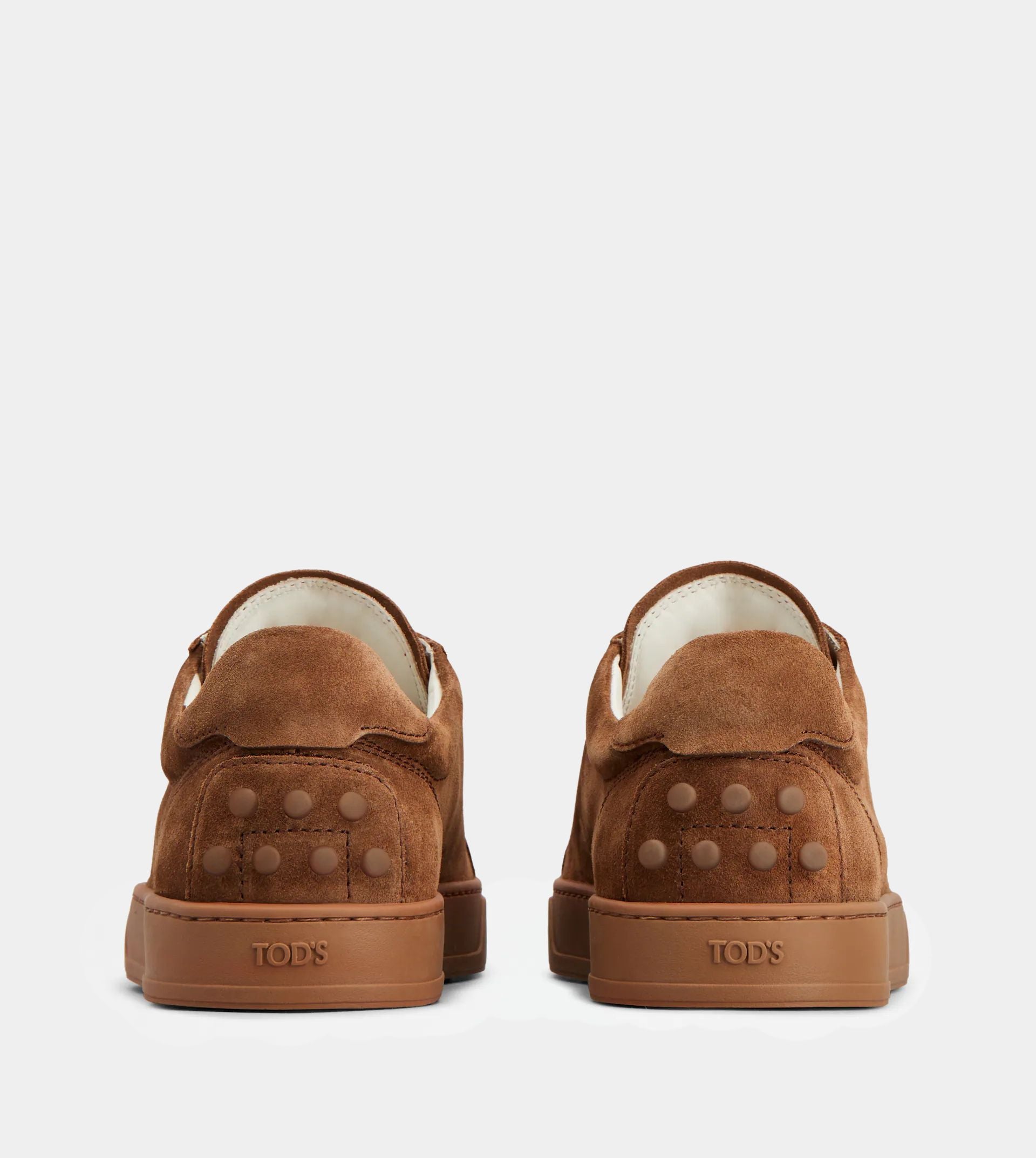 Sneakers in suede