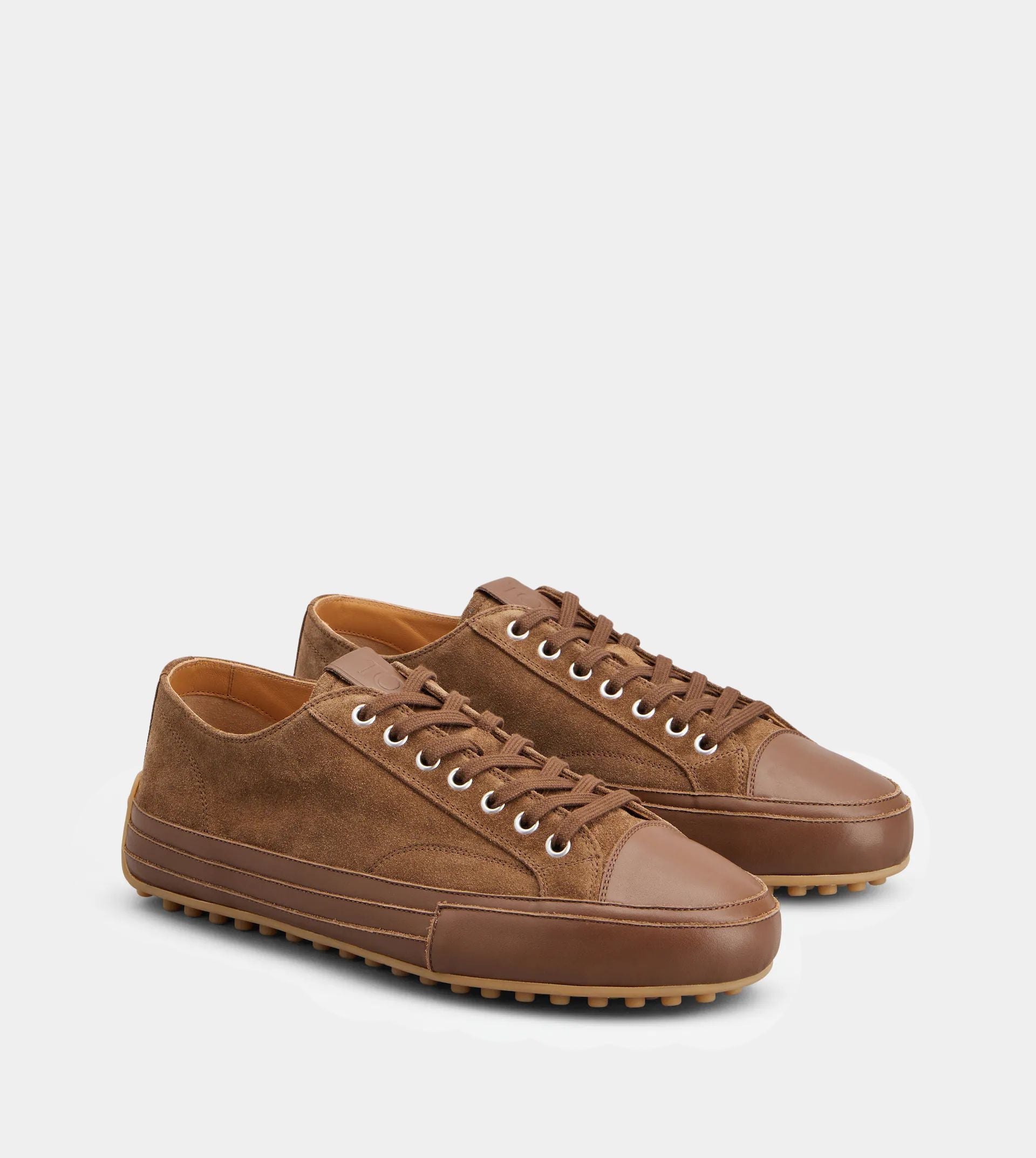 Sneakers in suede