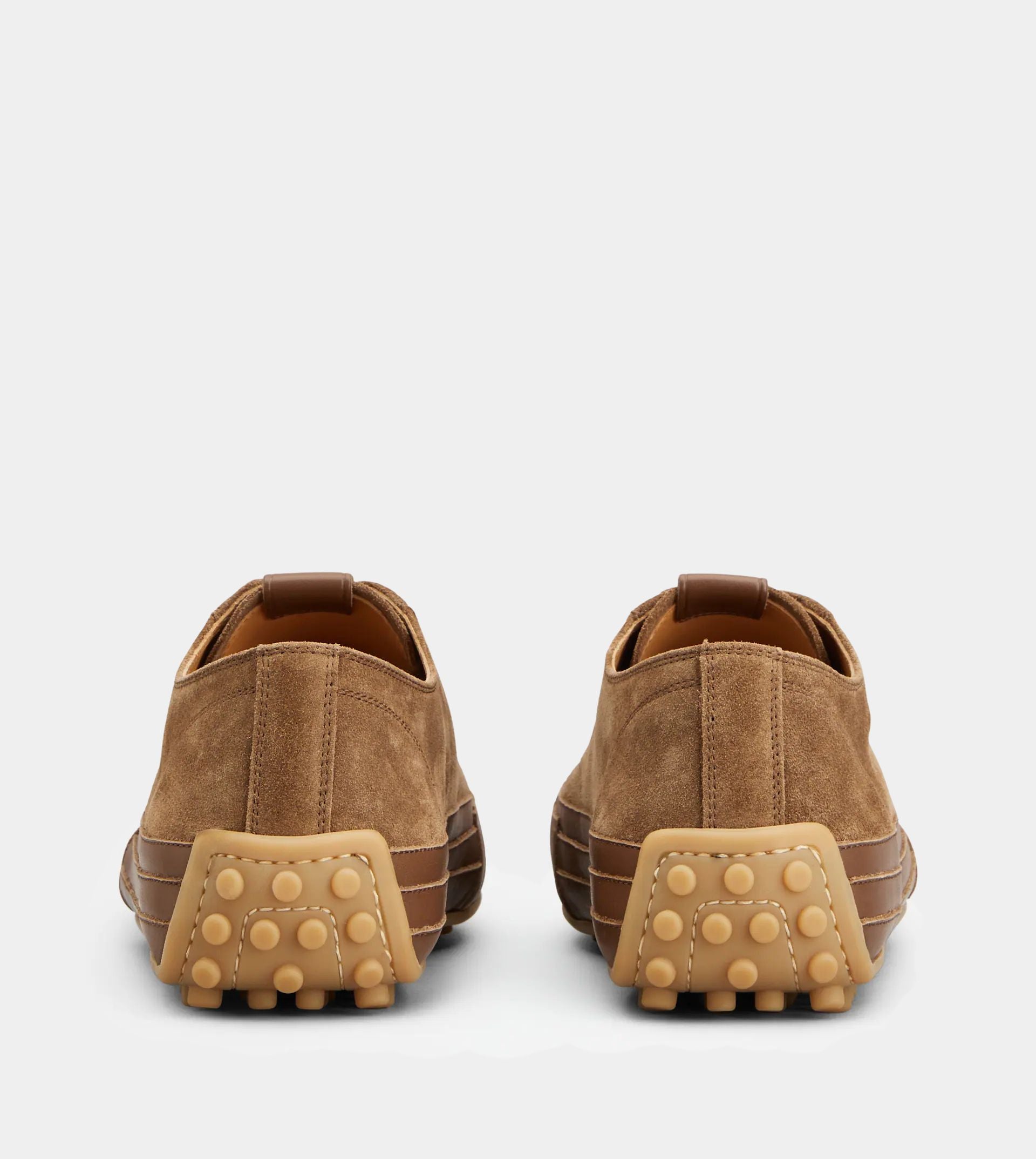 Sneakers in suede