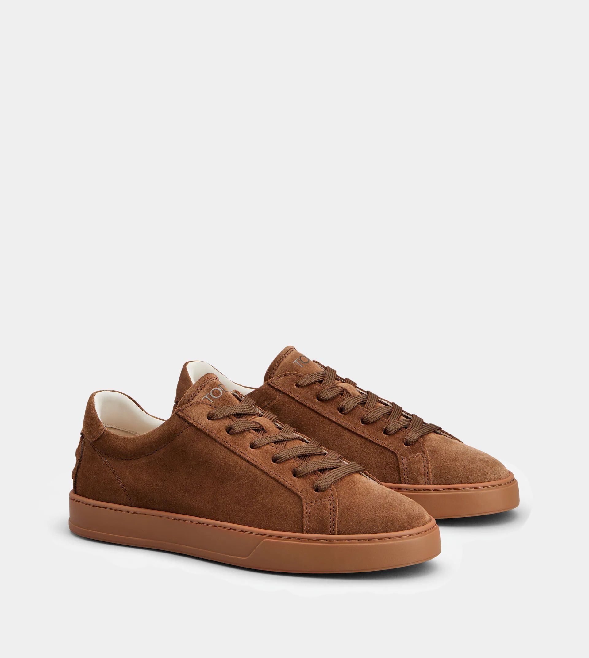 Sneakers in suede
