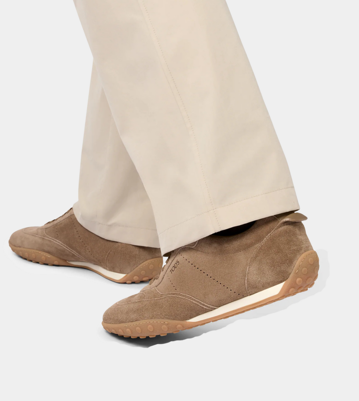 Sneakers in Suede